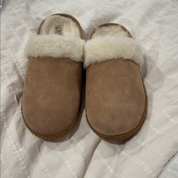 Sorel Women's Cozy Tan and Cream Slippers - Picture 12 of 12